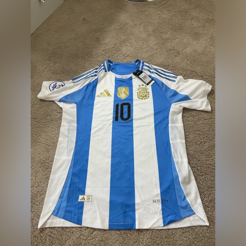messi jersey copa america NWT #10 size XL